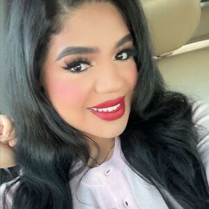 Meet your Posher, Lupita